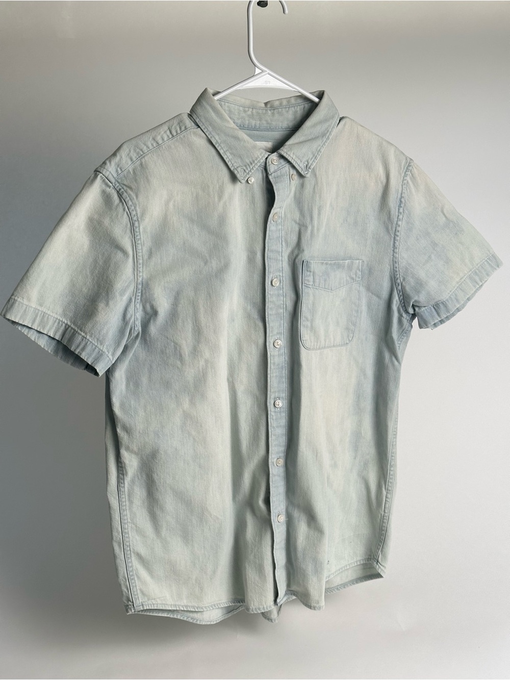 Men's Light Wash Denim Short-Sleeve Button-Down Shirt American Eagle Large